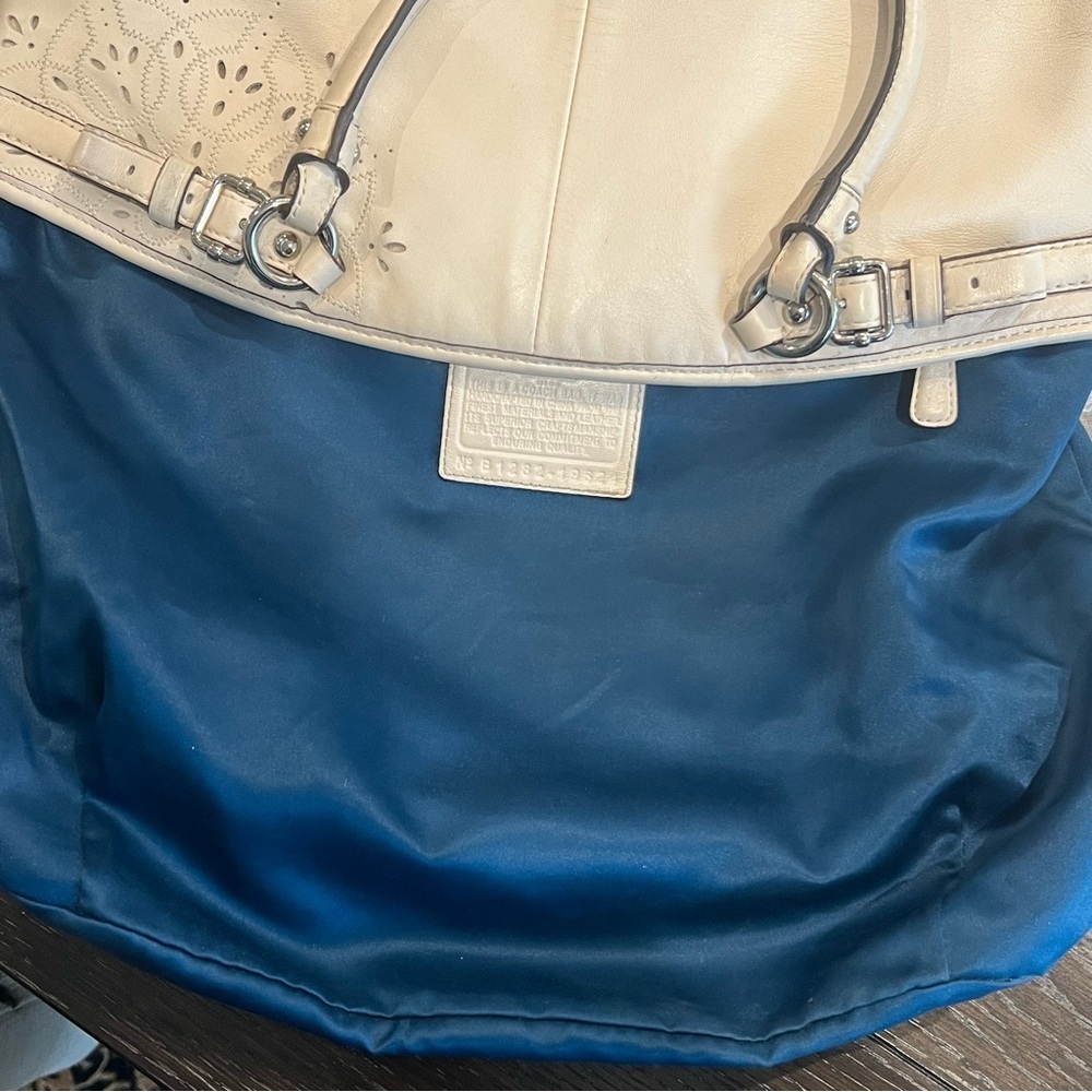 Coach 19624 Madison Tossed Laser Lindsey Satchel - Picture 10 of 12